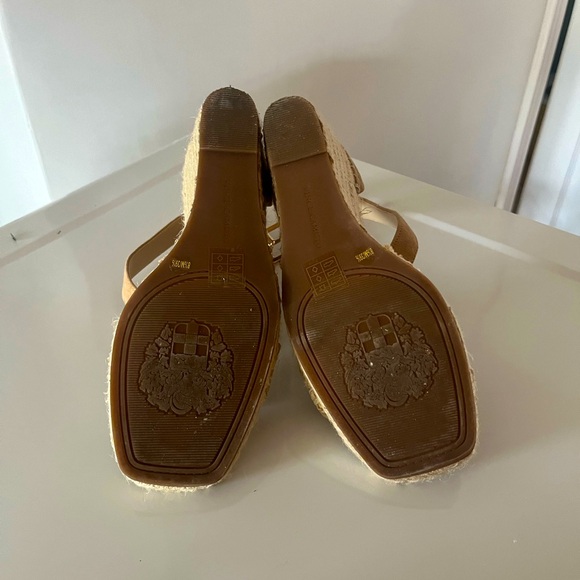 Woman’s Vince Camuto Meddrina Sandals - size 8.5 - Picture 2 of 3